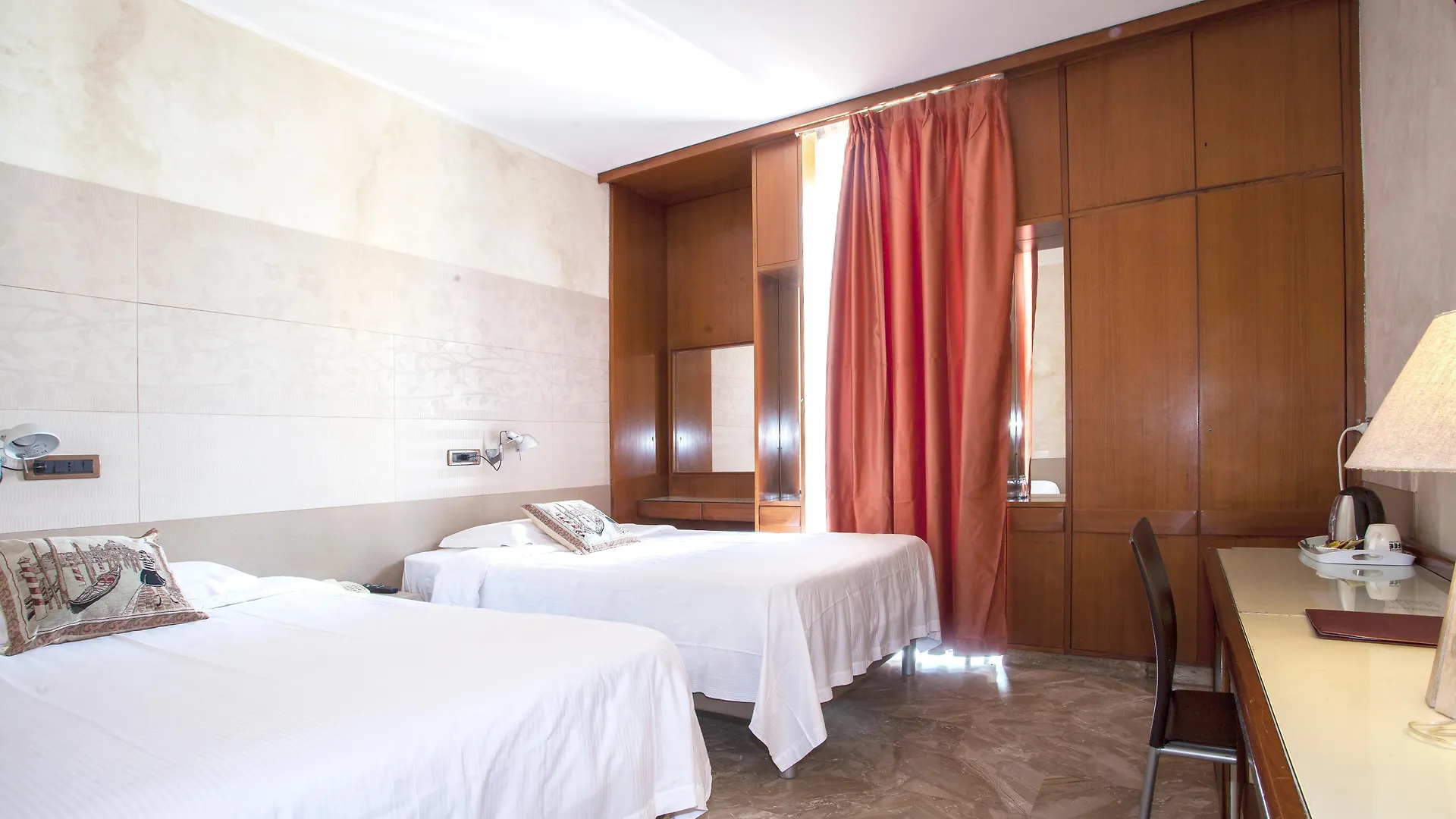 Canova Hotel Milaan