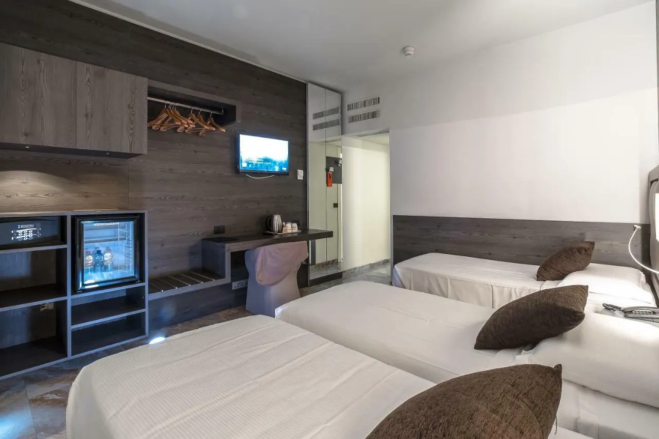 Canova Hotel Милан