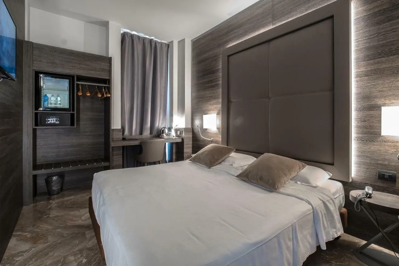 Canova Hotel Милан
