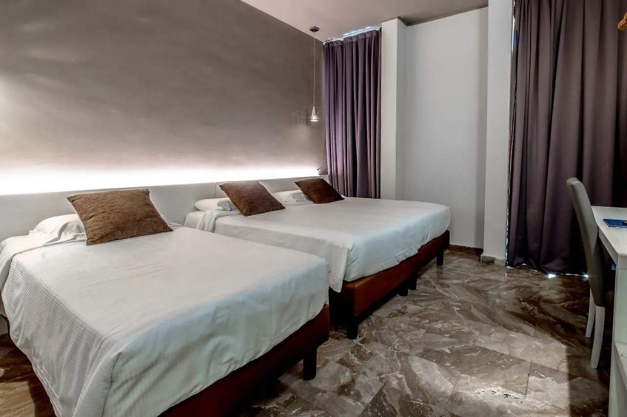 Canova Hotel Милан