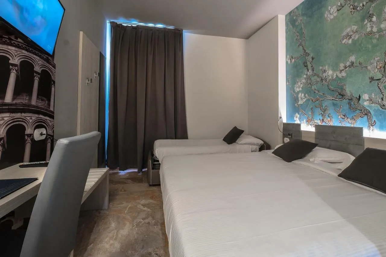 ***  Canova Hotel Milán Italia